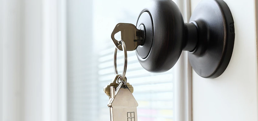 Bifold Door Knob Replacement in Fullerton, California